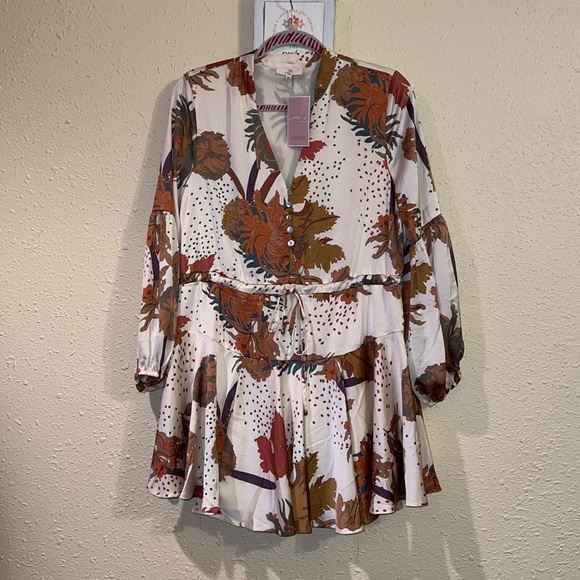 ENTRO  cream floral satin dress size medium - Picture 4 of 9